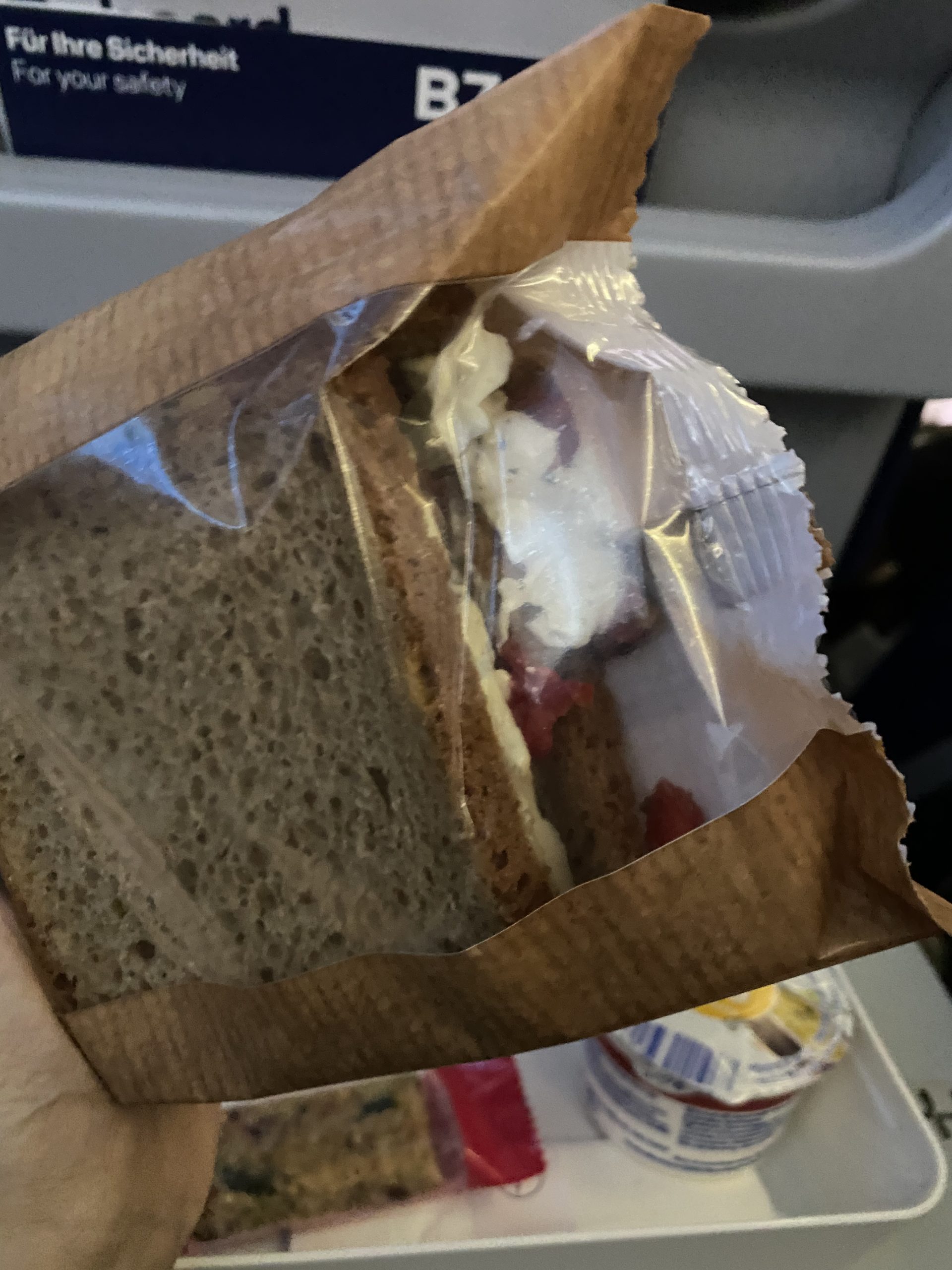 フランス旅行記ブログ ルフトハンザ航空 機内食
