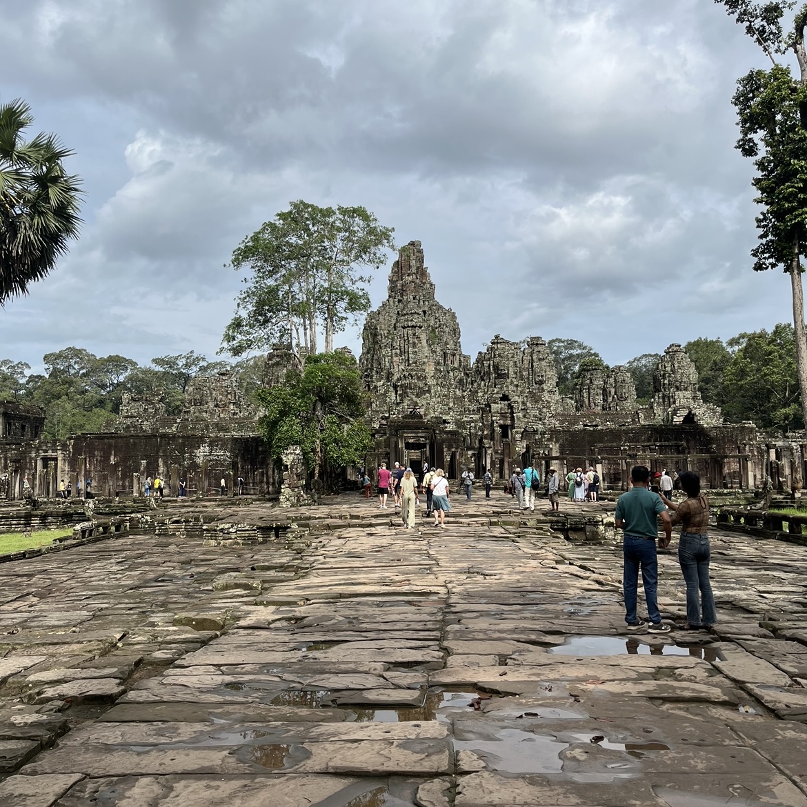 カンボジア 観光費用